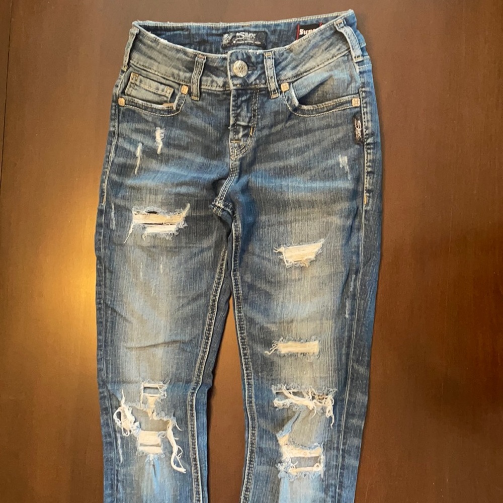 Silver Suki Mid Rise Skinny ripped Jeans Size 25 EUC